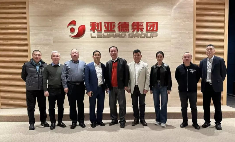 中国演艺装备手艺协会理事长朱新村一行走访ss3333盛世集团集团